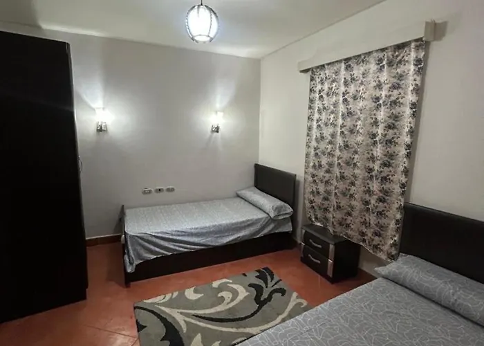 - Porto Elsokhna & Sea View شقة *